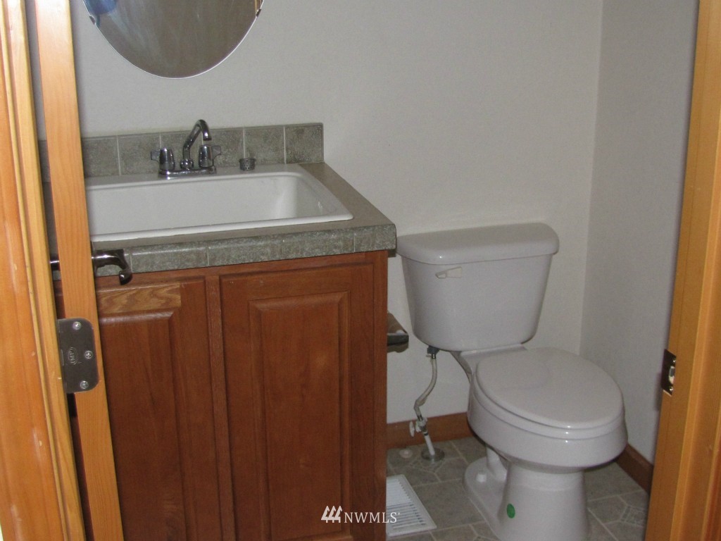1496 Herrick Road Port Angeles, WA 98363 - Photo 5 of 15 Gallery Image 5