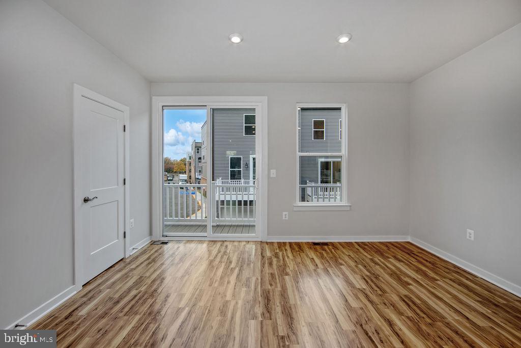 14190 Gypsum Loop Chantilly, VA 20151 - Photo 13 of 38 Dining/Breakfast to Deck