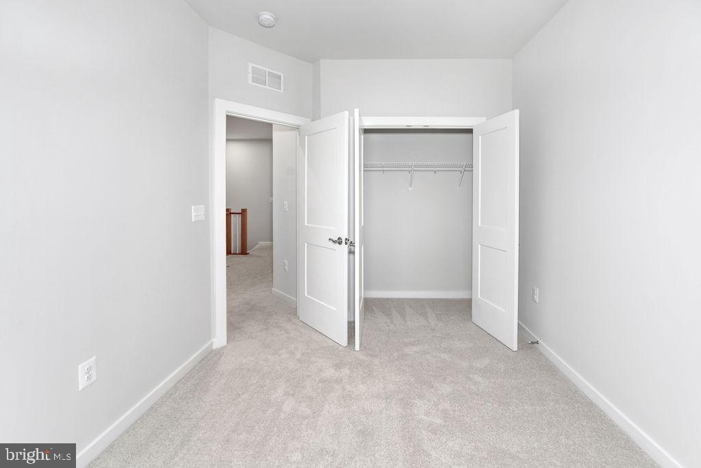 14190 Gypsum Loop Chantilly, VA 20151 - Photo 19 of 38 Bedroom 2