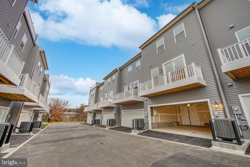 14190 Gypsum Loop Chantilly, VA 20151 - Photo 22 of 38 Rear View of Home
