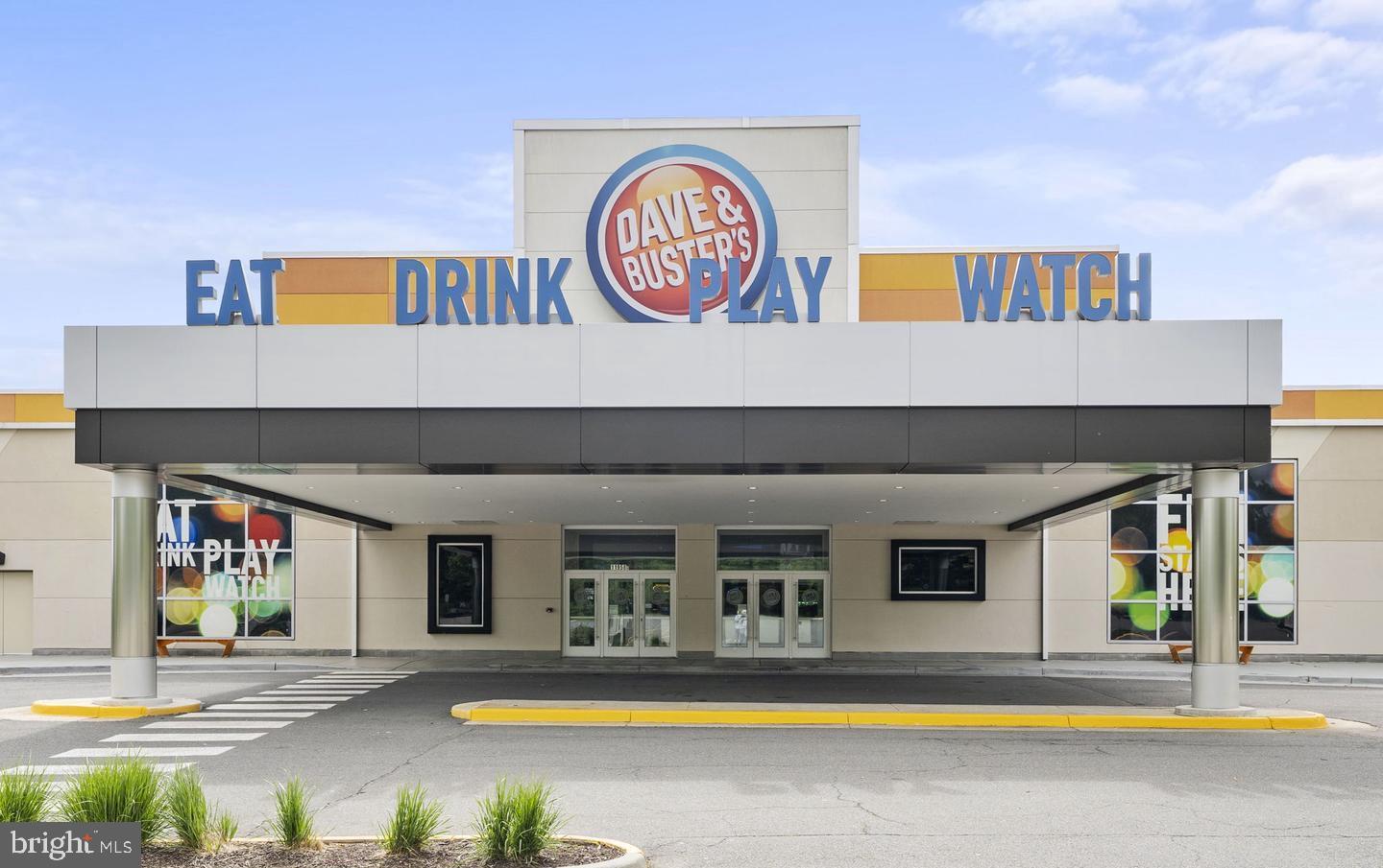 14190 Gypsum Loop Chantilly, VA 20151 - Photo 35 of 38 Dave & Buster's