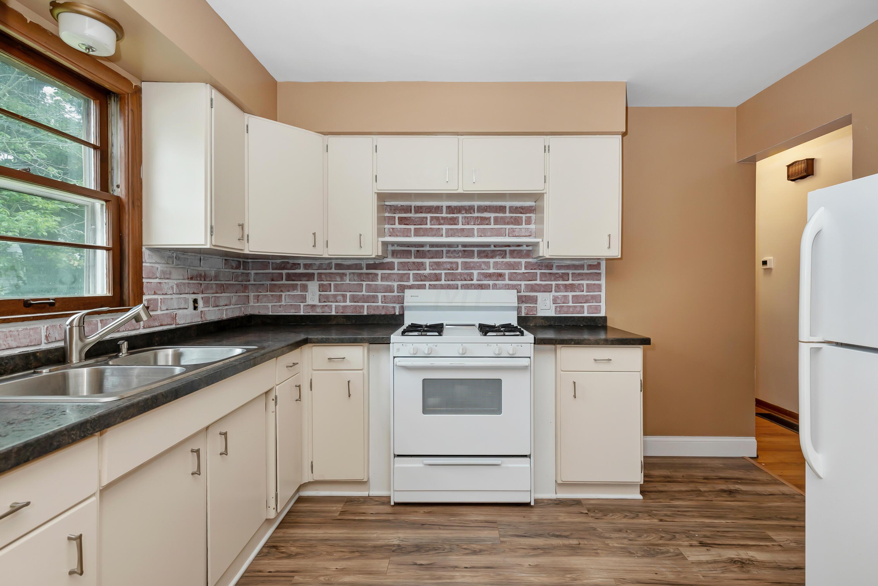 3653 Maize Road Columbus, OH 43224 - Photo 14 of 44 Kitchen