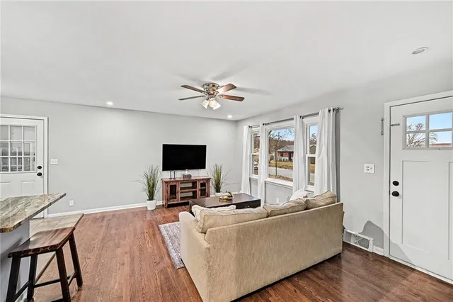 $224,950 | 10009 East 68th Street, Raytown, MO 64133