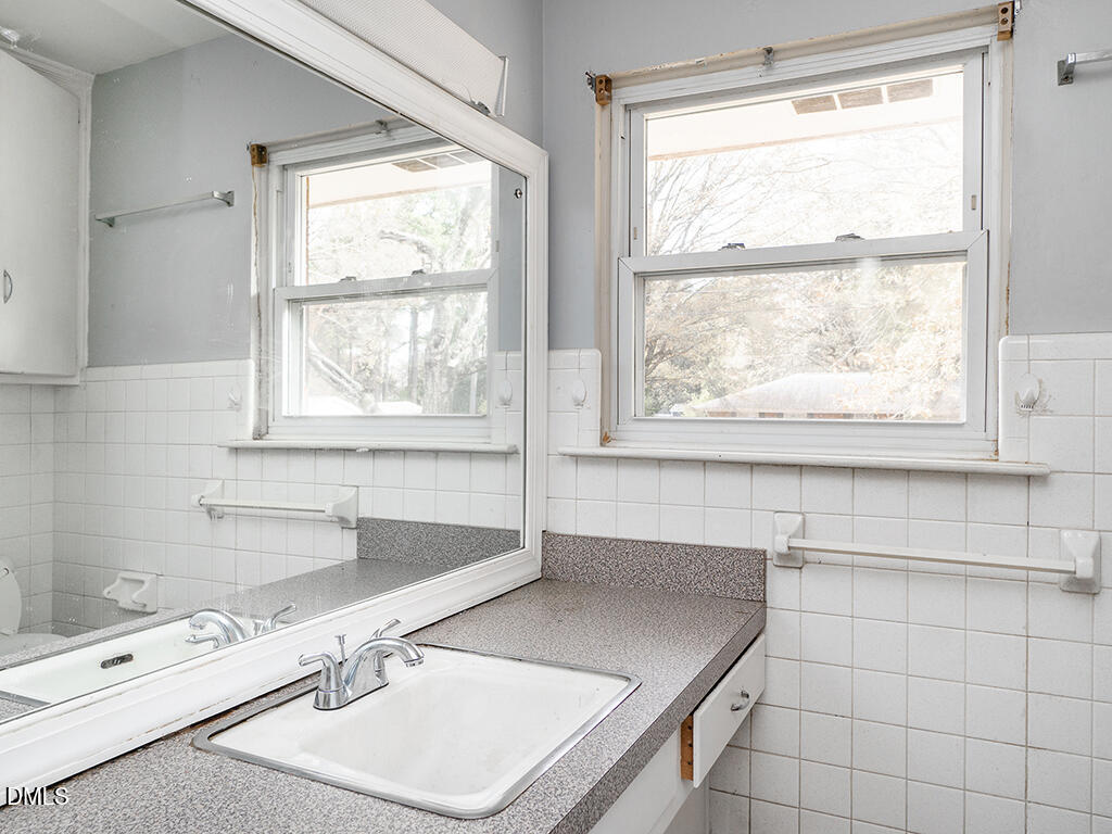 3114 Kenan Road Durham, NC 27704 - Photo 17 of 24 18 3114_KenanRd Bath1_MLS