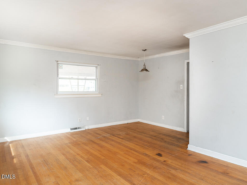 3114 Kenan Road Durham, NC 27704 - Photo 6 of 24 06 3114_KenanRd LivRm2_MLS