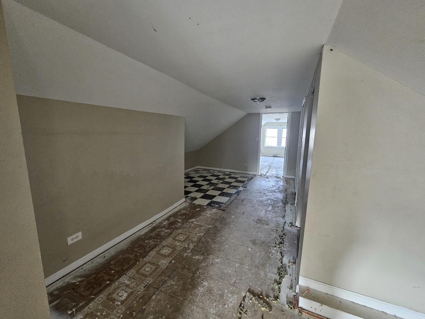 2715 North Monitor Avenue Chicago, IL 60639 - Photo 13 of 23 a view of entryway