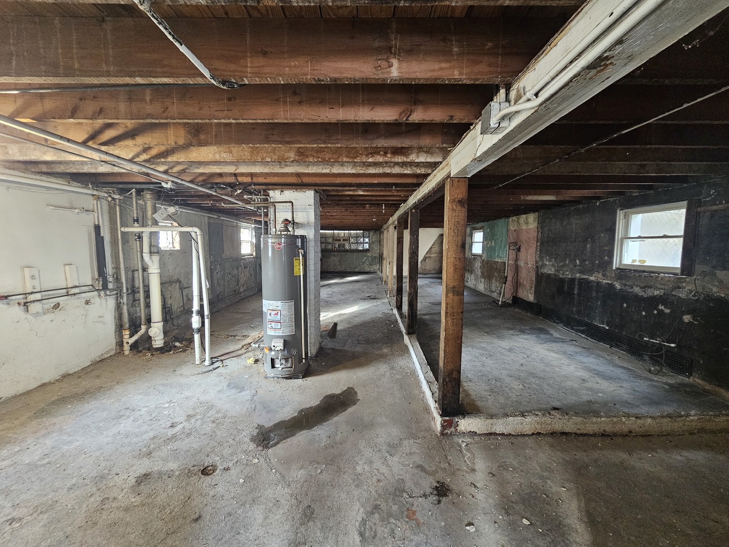 2715 North Monitor Avenue Chicago, IL 60639 - Photo 21 of 23 a view of an empty room