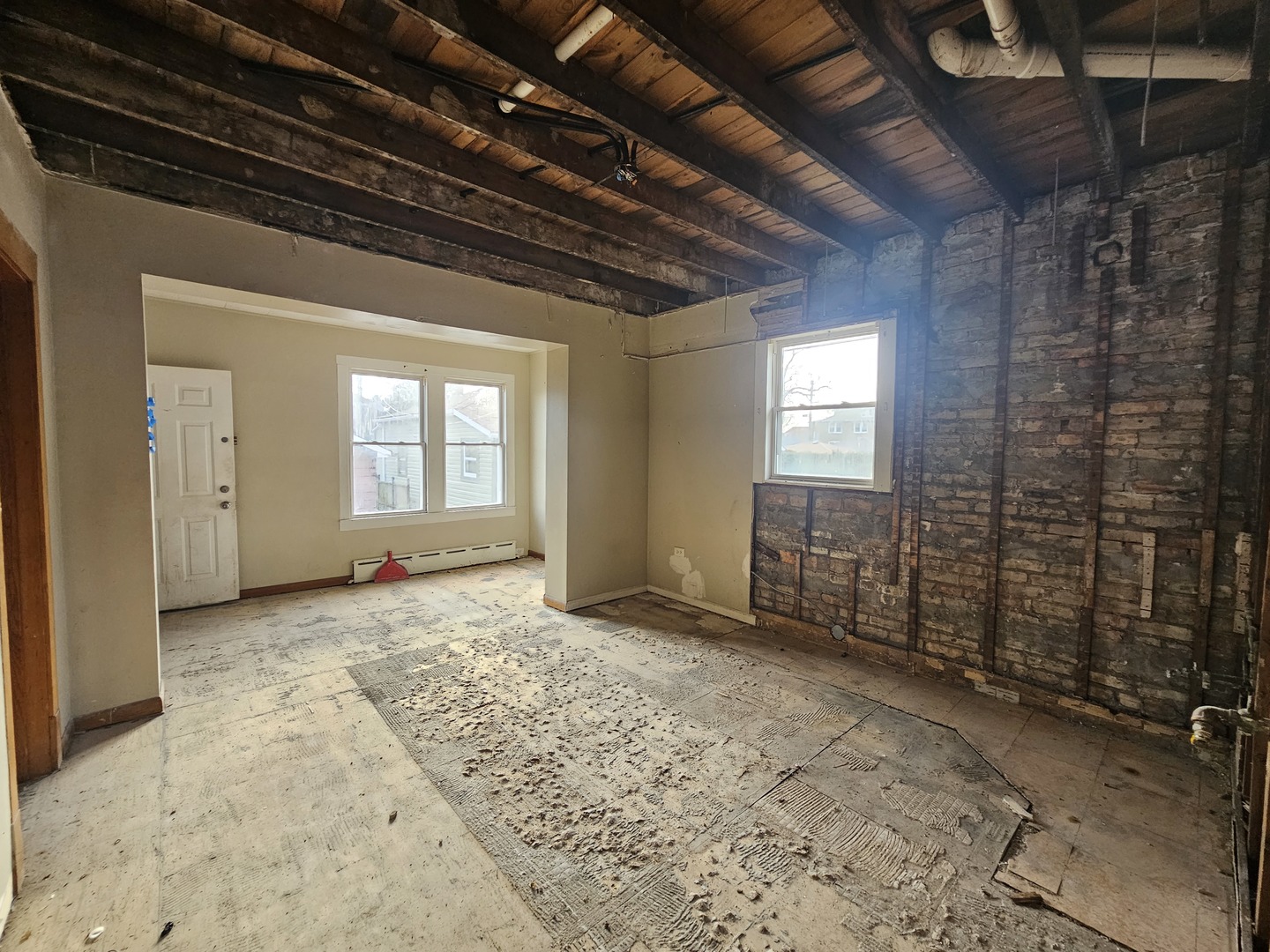2715 North Monitor Avenue Chicago, IL 60639 - Photo 7 of 23 a view of an empty room
