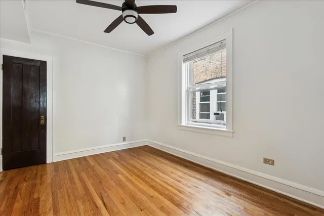 $2,250 | 6724 North Campbell Avenue, Unit 1, Chicago, IL 60645