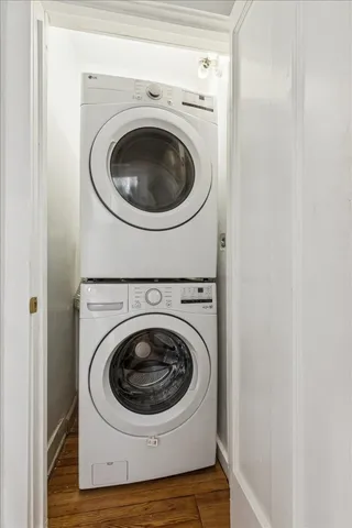 $2,250 | 6724 North Campbell Avenue, Unit 1, Chicago, IL 60645