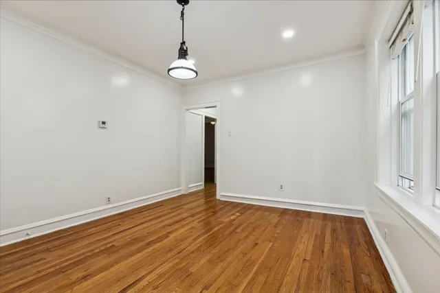 $2,250 | 6724 North Campbell Avenue, Unit 1, Chicago, IL 60645