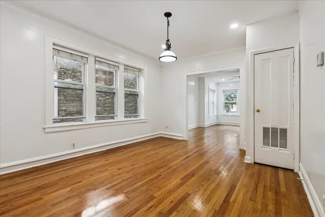 $2,250 | 6724 North Campbell Avenue, Unit 1, Chicago, IL 60645