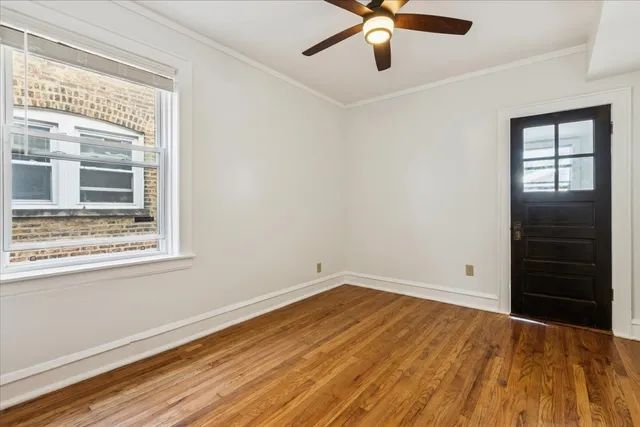 $2,250 | 6724 North Campbell Avenue, Unit 1, Chicago, IL 60645