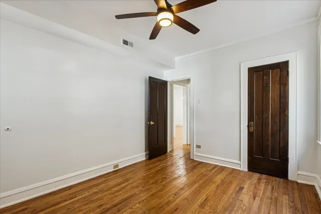 $2,250 | 6724 North Campbell Avenue, Unit 1, Chicago, IL 60645