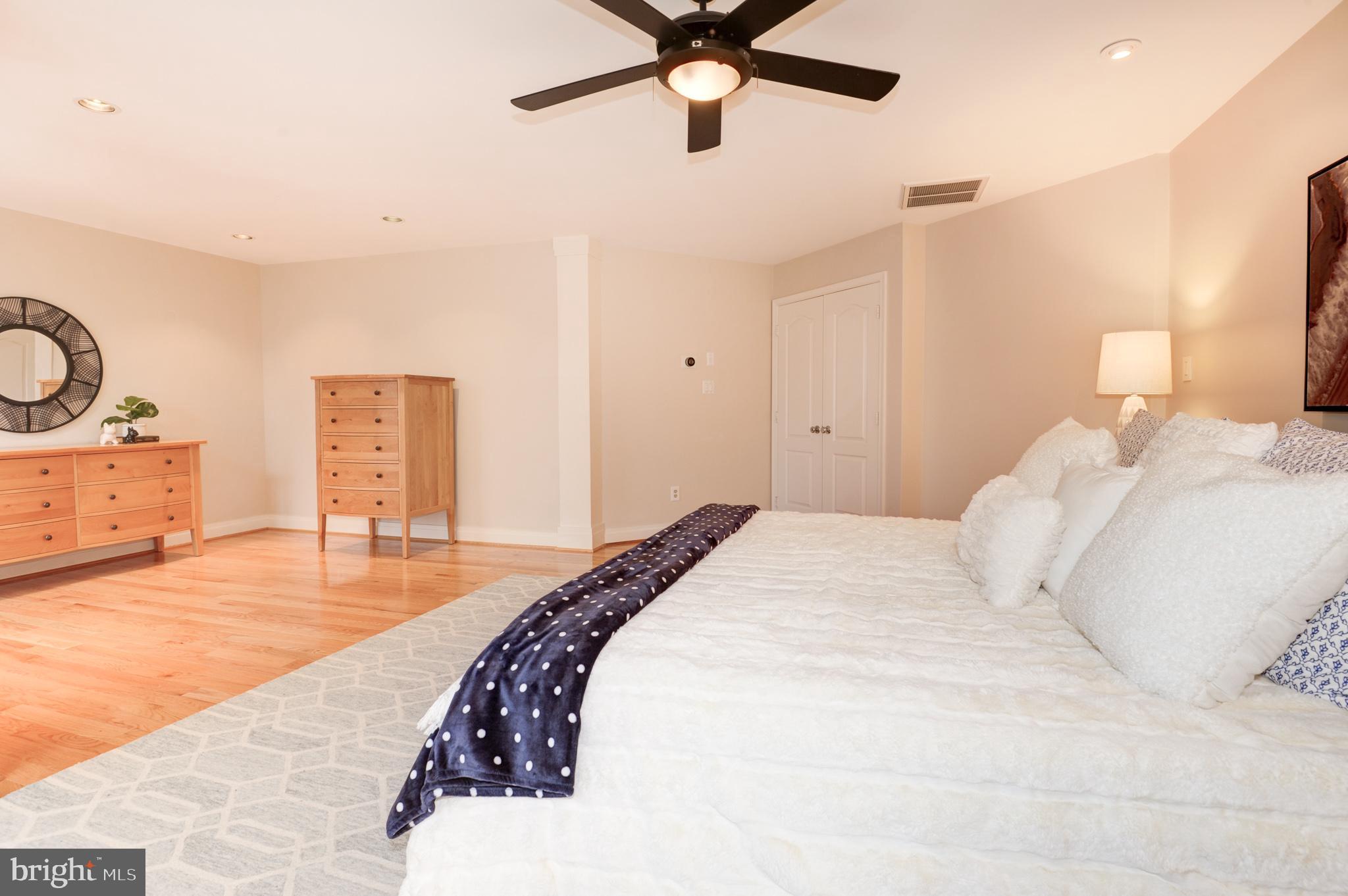 1336 Red Hawk Circle Reston, VA 20194 - Photo 27 of 53 Gallery Image 27