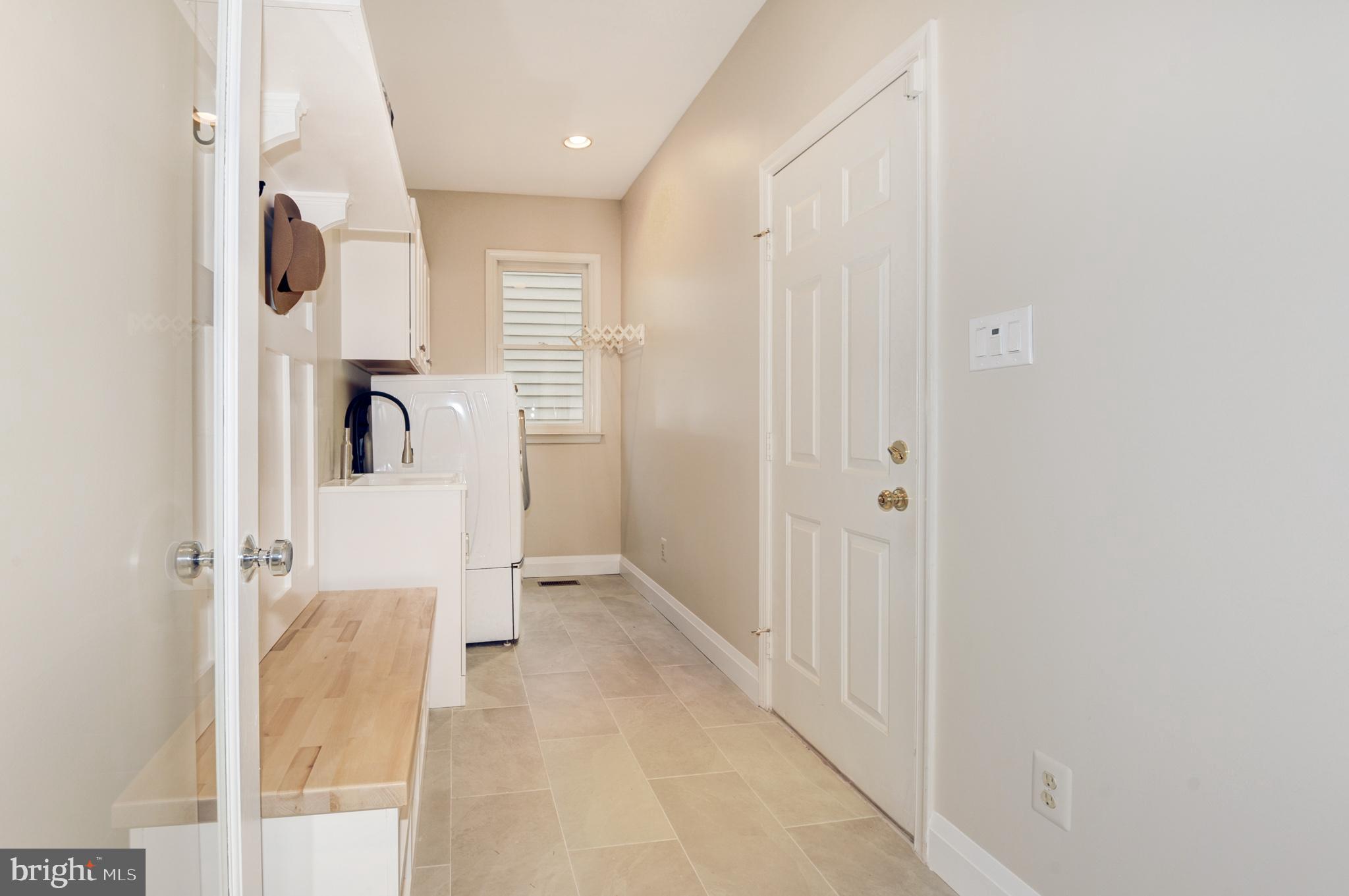 1336 Red Hawk Circle Reston, VA 20194 - Photo 8 of 53 Gallery Image 8