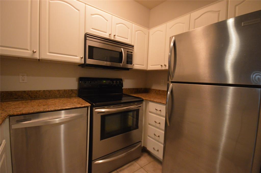ALL STAINLESS STEEL APPLIANCES!