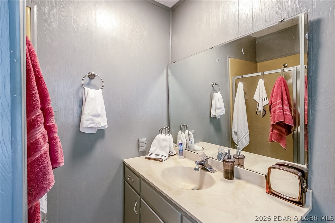 8 Kimo Lane Climax Springs, MO 65324 - Photo 20 of 26 Main Level Bath