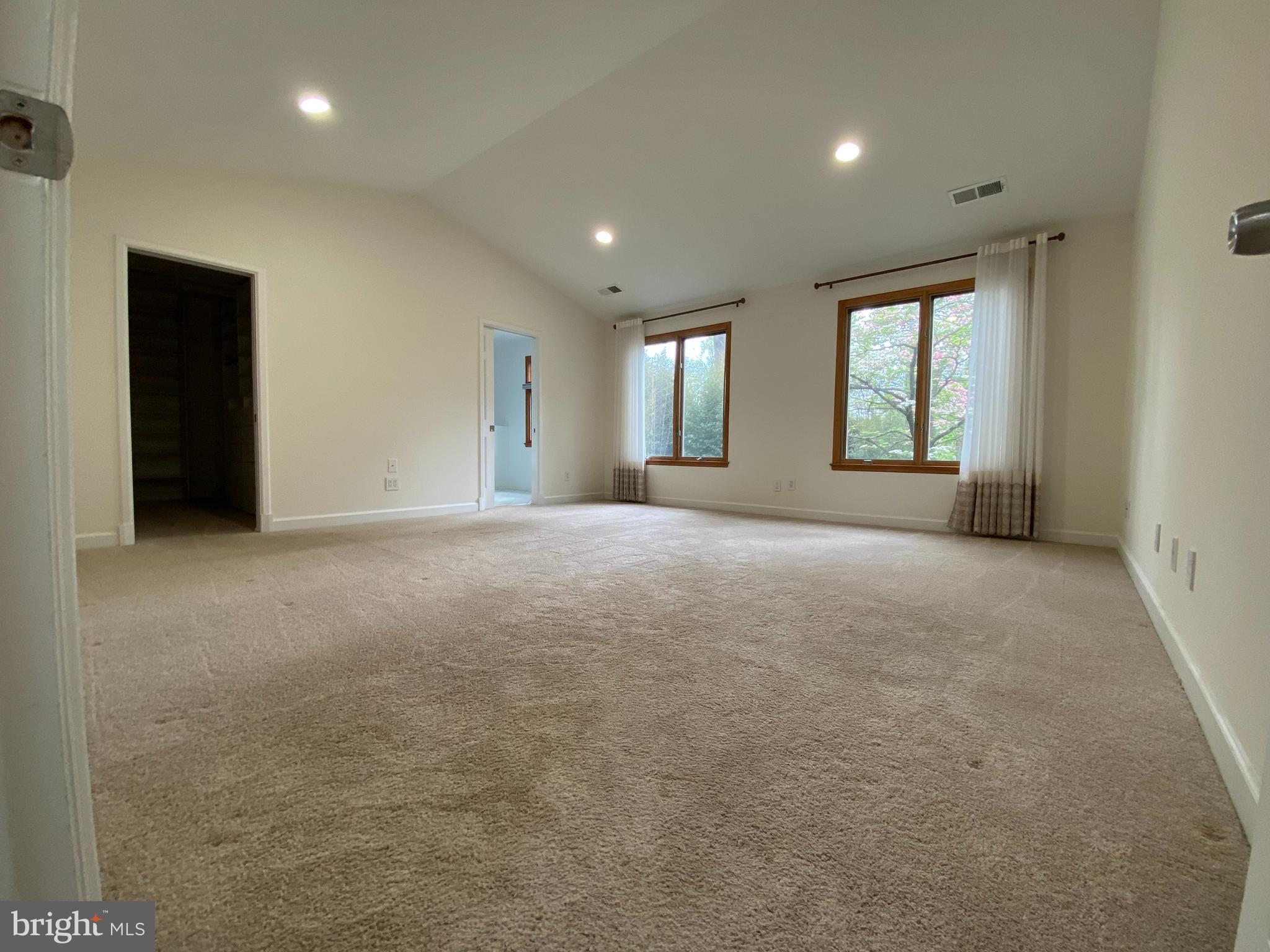 5826 Conway Road Bethesda, MD 20817 - Photo 12 of 25