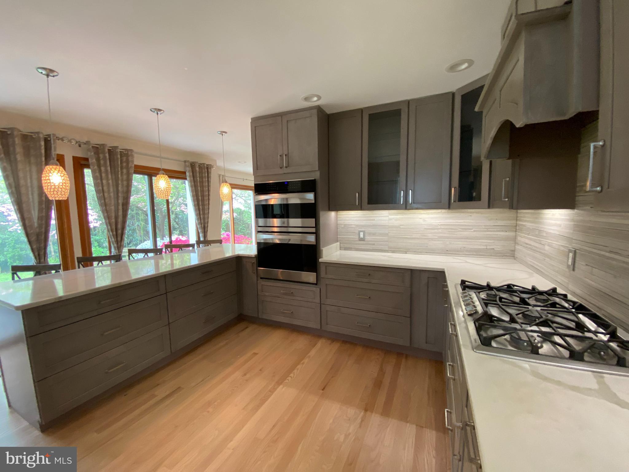 5826 Conway Road Bethesda, MD 20817 - Photo 3 of 25