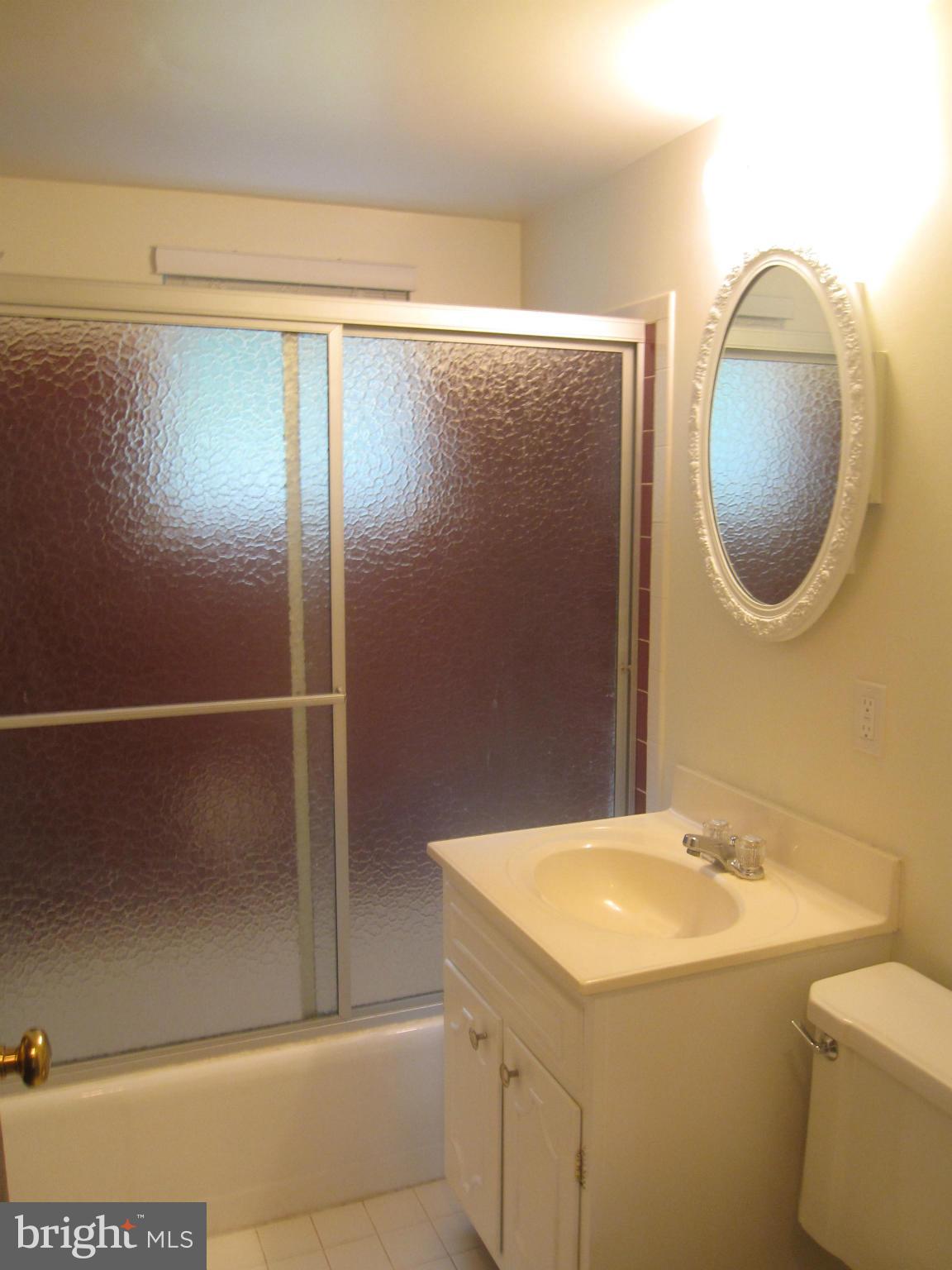 6653 Old Chesterbrook Road McLean, VA 22101 - Photo 23 of 30 Private Bath