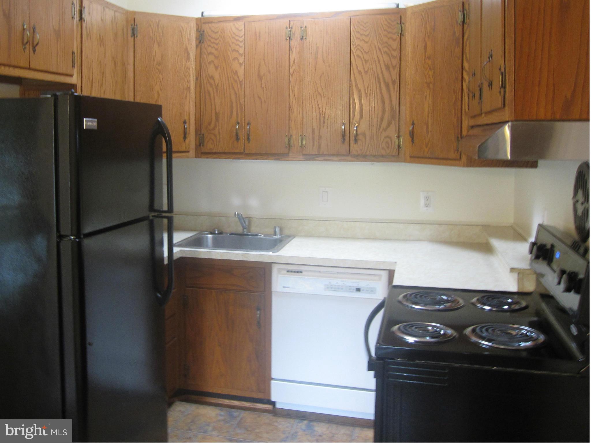 6653 Old Chesterbrook Road McLean, VA 22101 - Photo 10 of 30 Kitchen