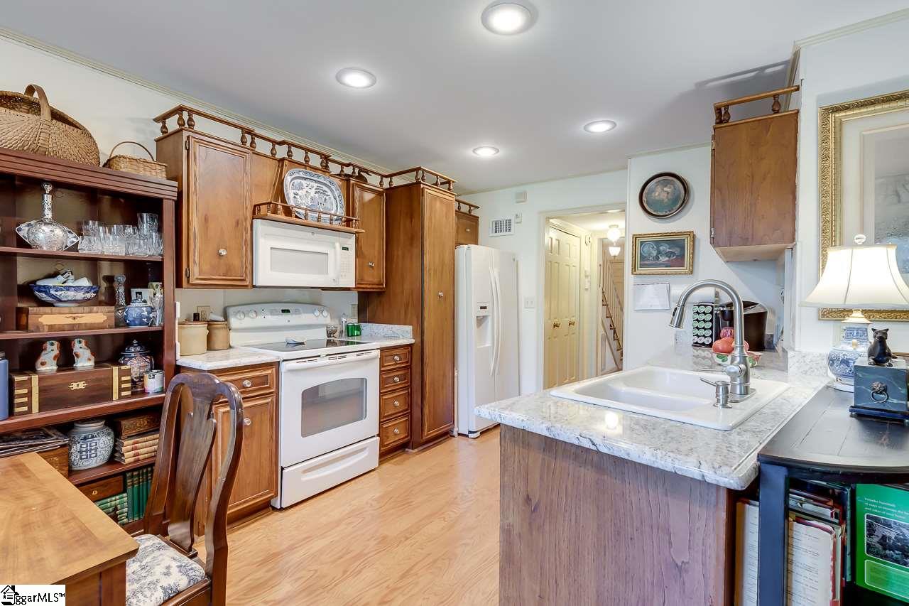 803 Edwards Road, Unit 16 Greenville, SC 29615 - Photo 3 of 25 Gallery Image 3