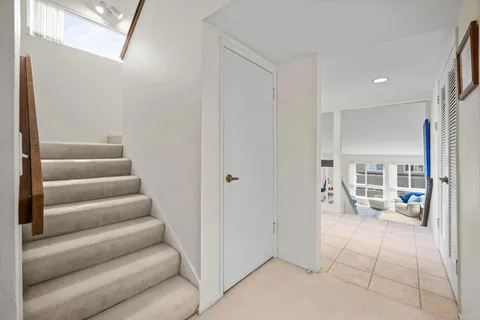 a view of entryway with livingroom