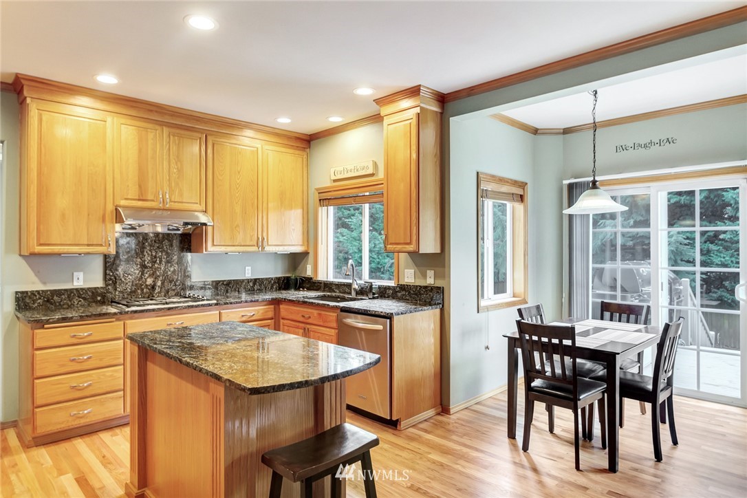 19128 30th Drive Southeast Bothell, WA 98012 - Photo 4 of 29 Gallery Image 4