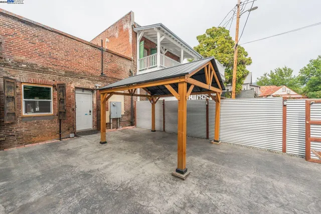 $299,000 | 515 Main Street, Weaverville, CA 96093