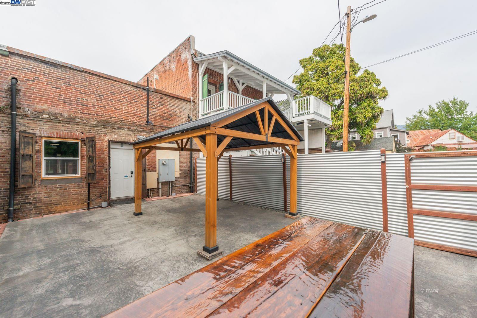 515 Main Street Weaverville, CA 96093 - Photo 24 of 36 a front view of a house with a yard