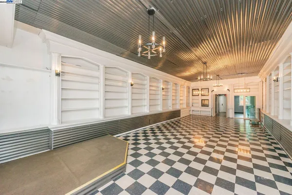 $299,000 | 515 Main Street, Weaverville, CA 96093