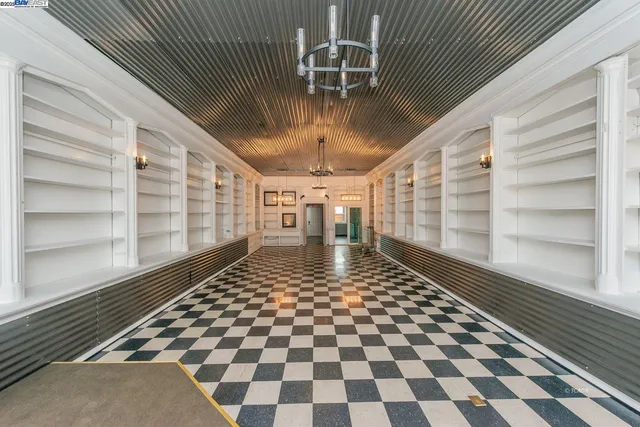 $299,000 | 515 Main Street, Weaverville, CA 96093