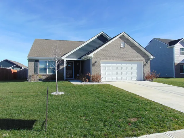 $324,900 | 949 Borealis Drive, Franklin, IN 46131