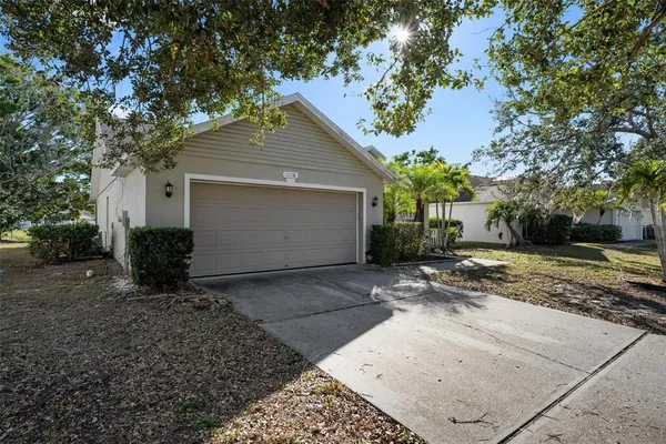 $2,400 | 11118 3rd Avenue East, Bradenton, FL 34212