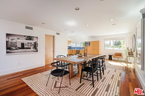 $5,300,000 | 1320 Abbot Kinney Boulevard, Venice, CA 90291