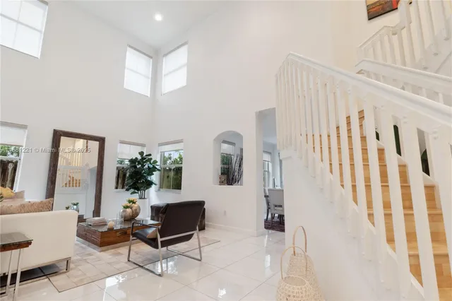 a view of entryway and hall