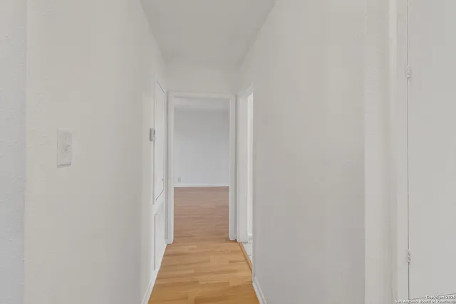 a view of yard with green space