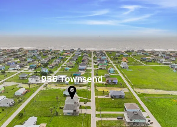 $389,000 | 956 Townsend Drive, Crystal Beach, TX 77650