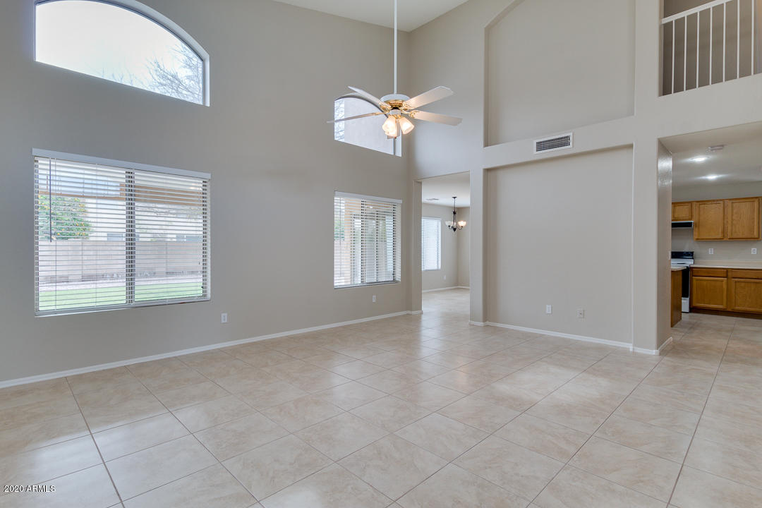 381 West Colt Road Tempe, AZ 85284 - Photo 8 of 37 08-Colt