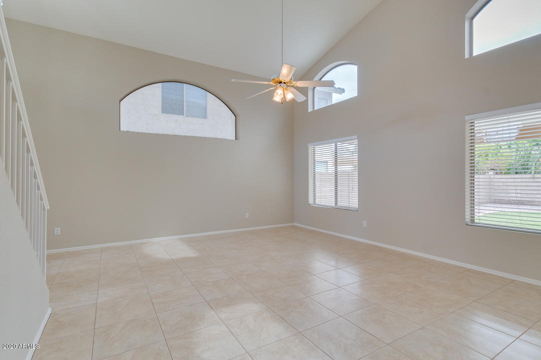 381 West Colt Road Tempe, AZ 85284 - Photo 9 of 37 09-Colt
