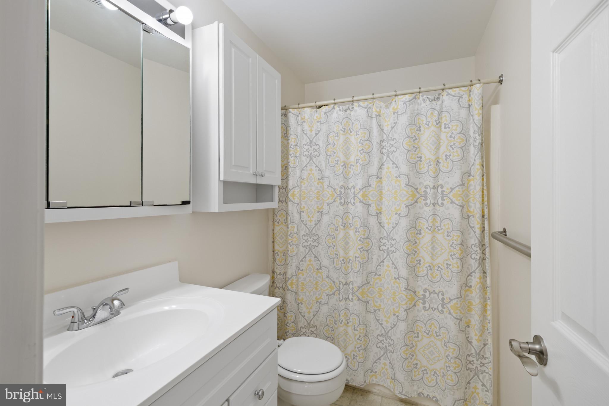 1608 Oldtown Road Edgewater, MD 21037 - Photo 15 of 38 Full Bath #1 - Upper Level