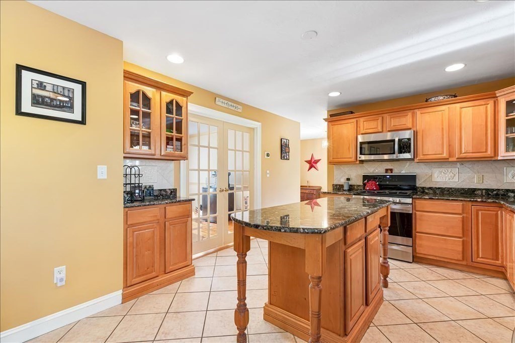 377 County Road Hanson, MA 02341 - Photo 10 of 40 Gallery Image 10