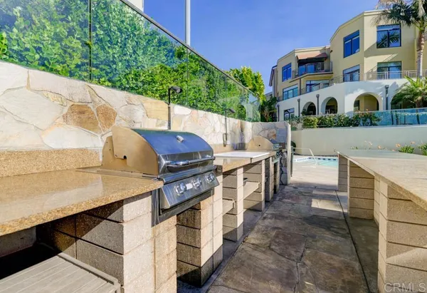 $4,995 | 5410 La Jolla Boulevard, Unit A105, La Jolla, CA 92037