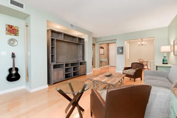 $4,995 | 5410 La Jolla Boulevard, Unit A105, La Jolla, CA 92037