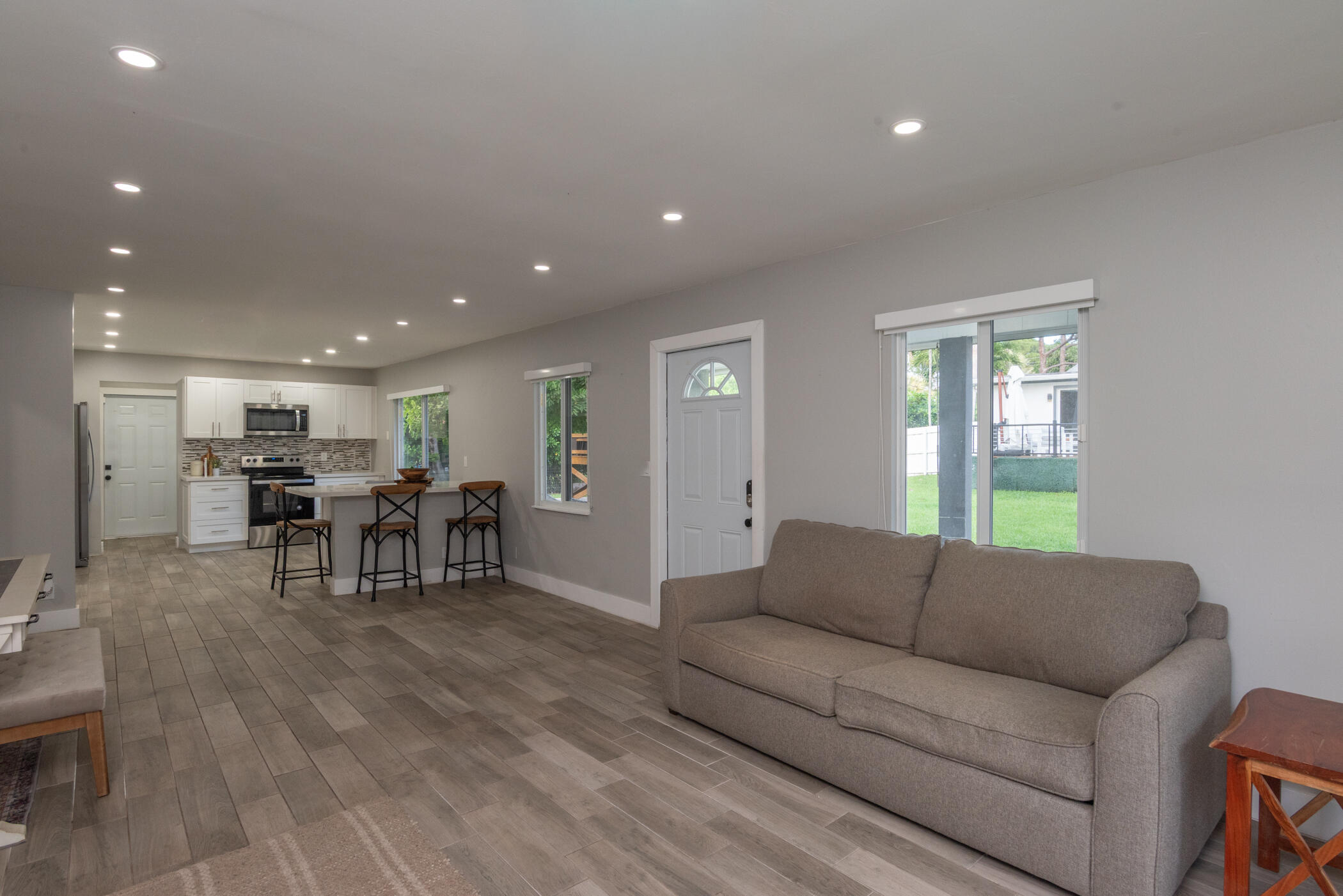 13487 Barwick Road, Unit B Delray Beach, FL 33445 - Photo 5 of 26 © Clark-13487 Barwick Road-067