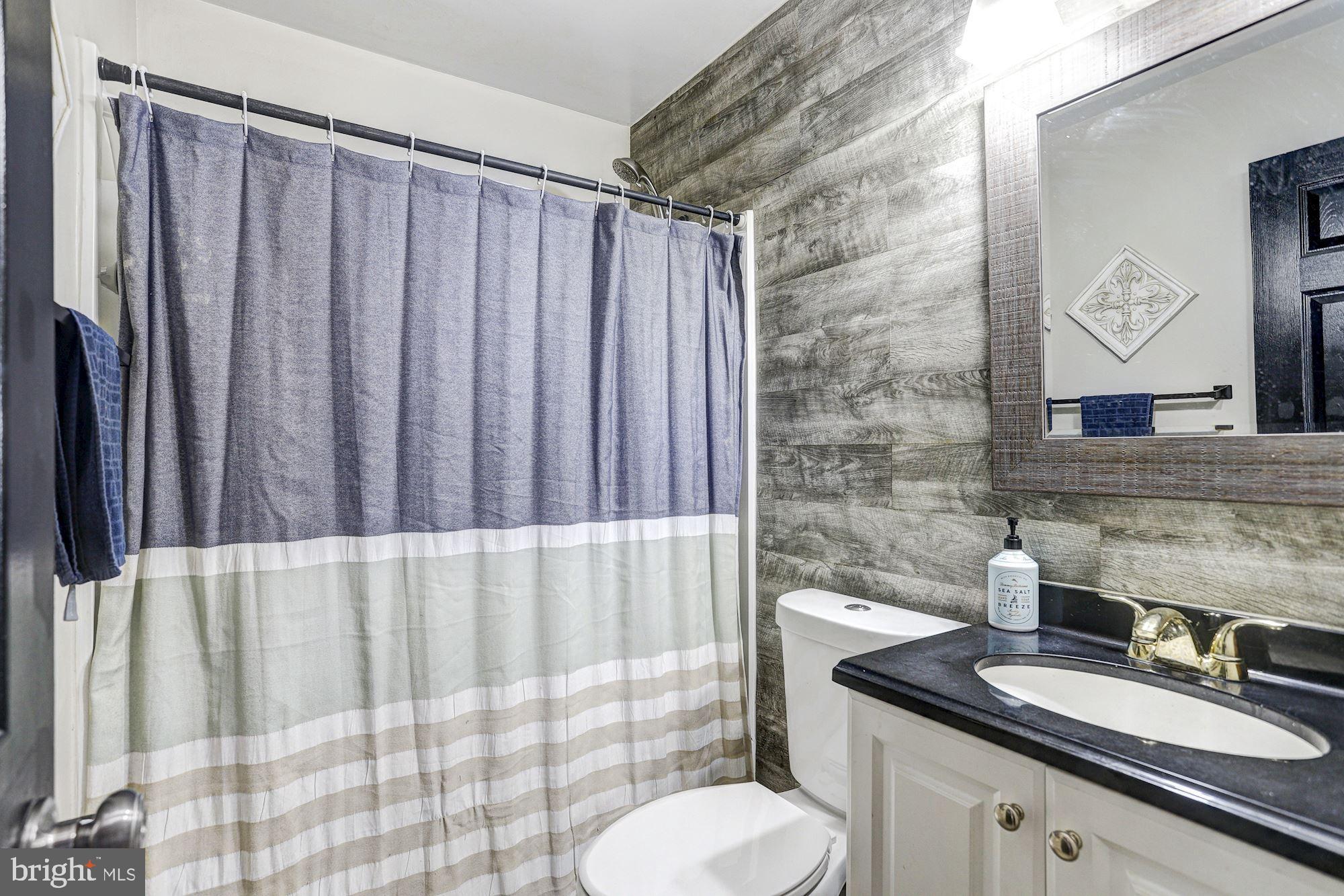 223 Dunlap Road Pasadena, MD 21122 - Photo 17 of 30 Hall Bath