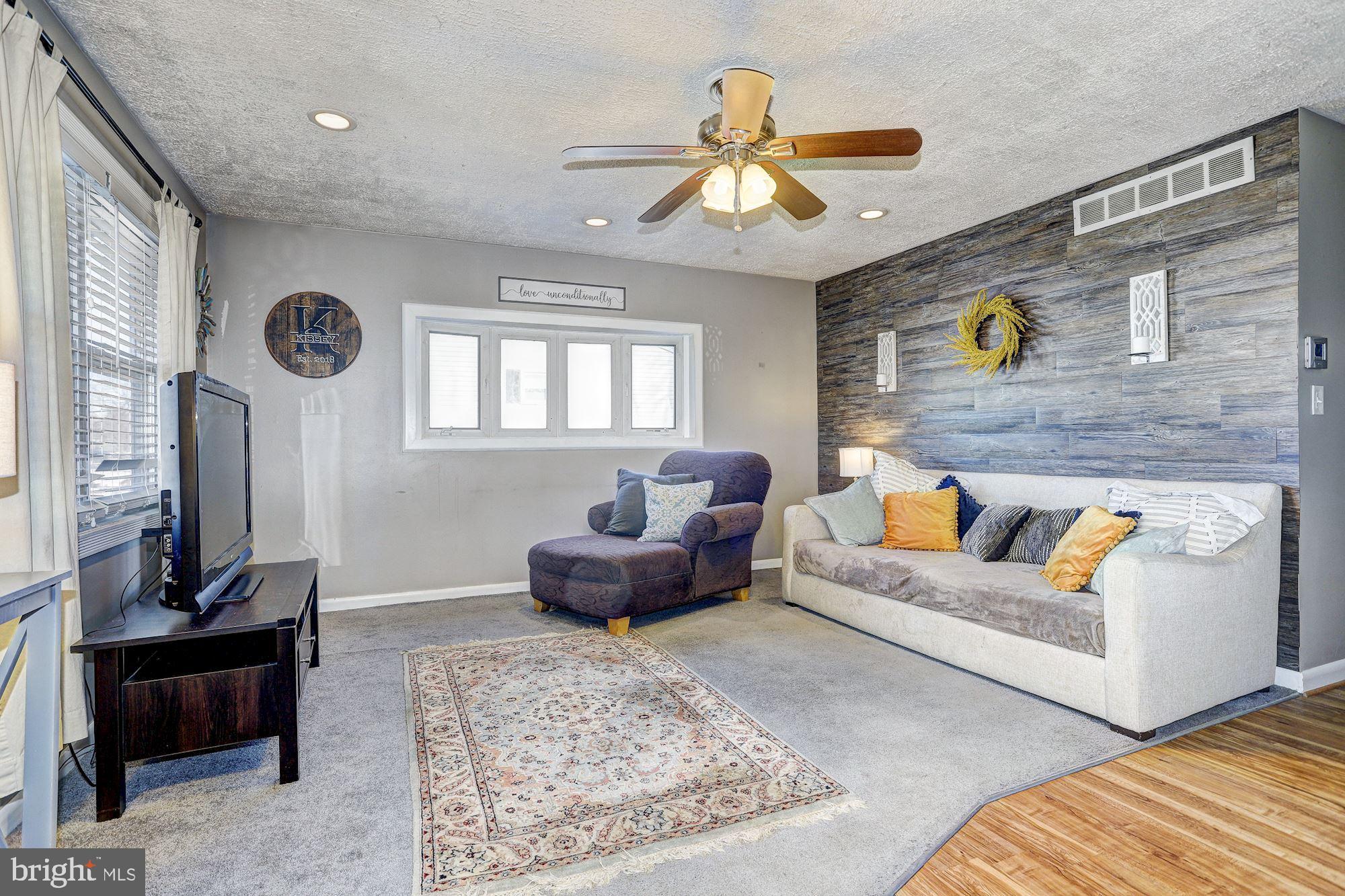 223 Dunlap Road Pasadena, MD 21122 - Photo 3 of 30 Living Room