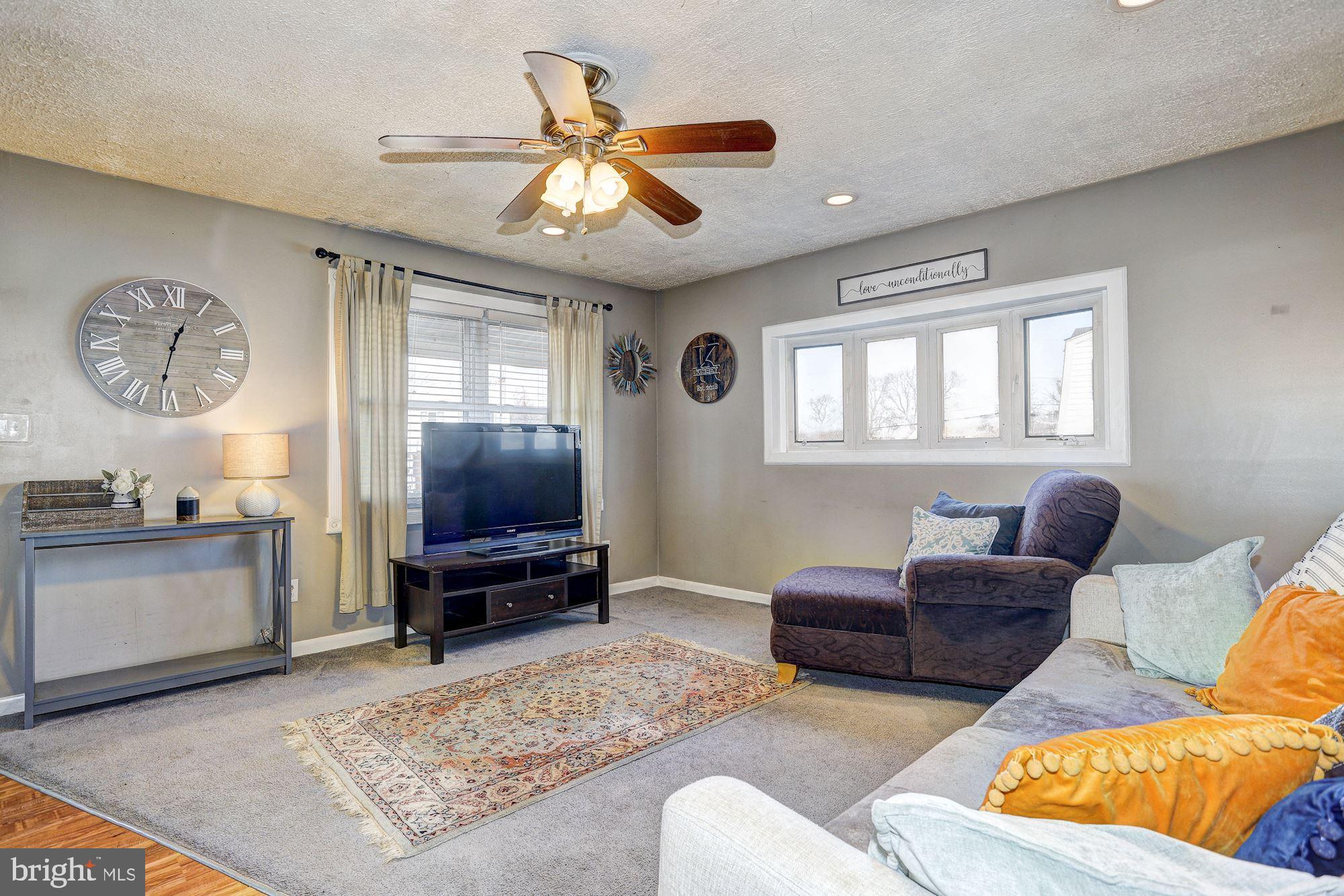 223 Dunlap Road Pasadena, MD 21122 - Photo 5 of 30 Living Room