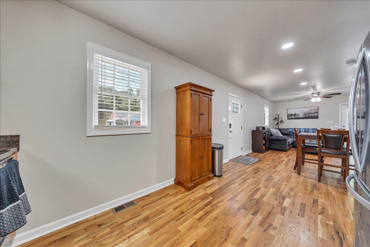 1101 Gearhart Road Southeast Roanoke, VA 24014 - Photo 9 of 24 09-MIB03963